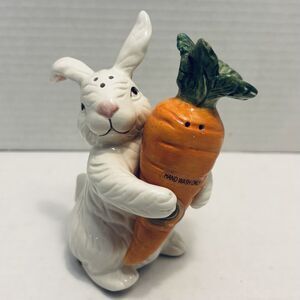 Kaldun And Bogle Bunny Salt & Pepper Shaker Carrot Hand Painted Rare 2pc. VTG 5”